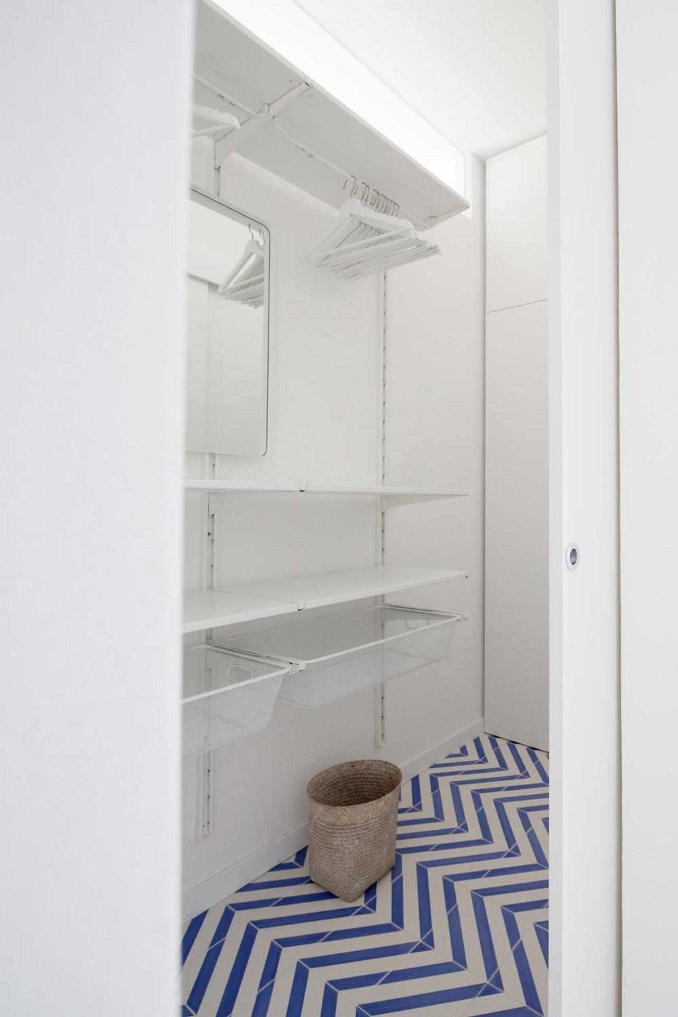 San Giovanni Apt, Seaview Terrace, 2 Aircondo Bdr, Easy From Train Or Private Parking Apartment *