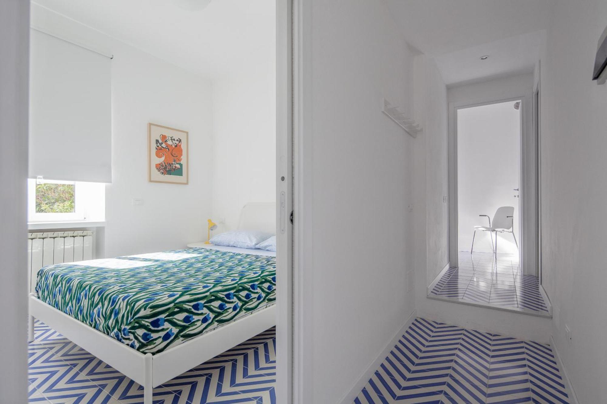 Apartment San Giovanni Apt, Seaview Terrace, 2 Aircondo Bdr, Easy From Train Or Private Parking