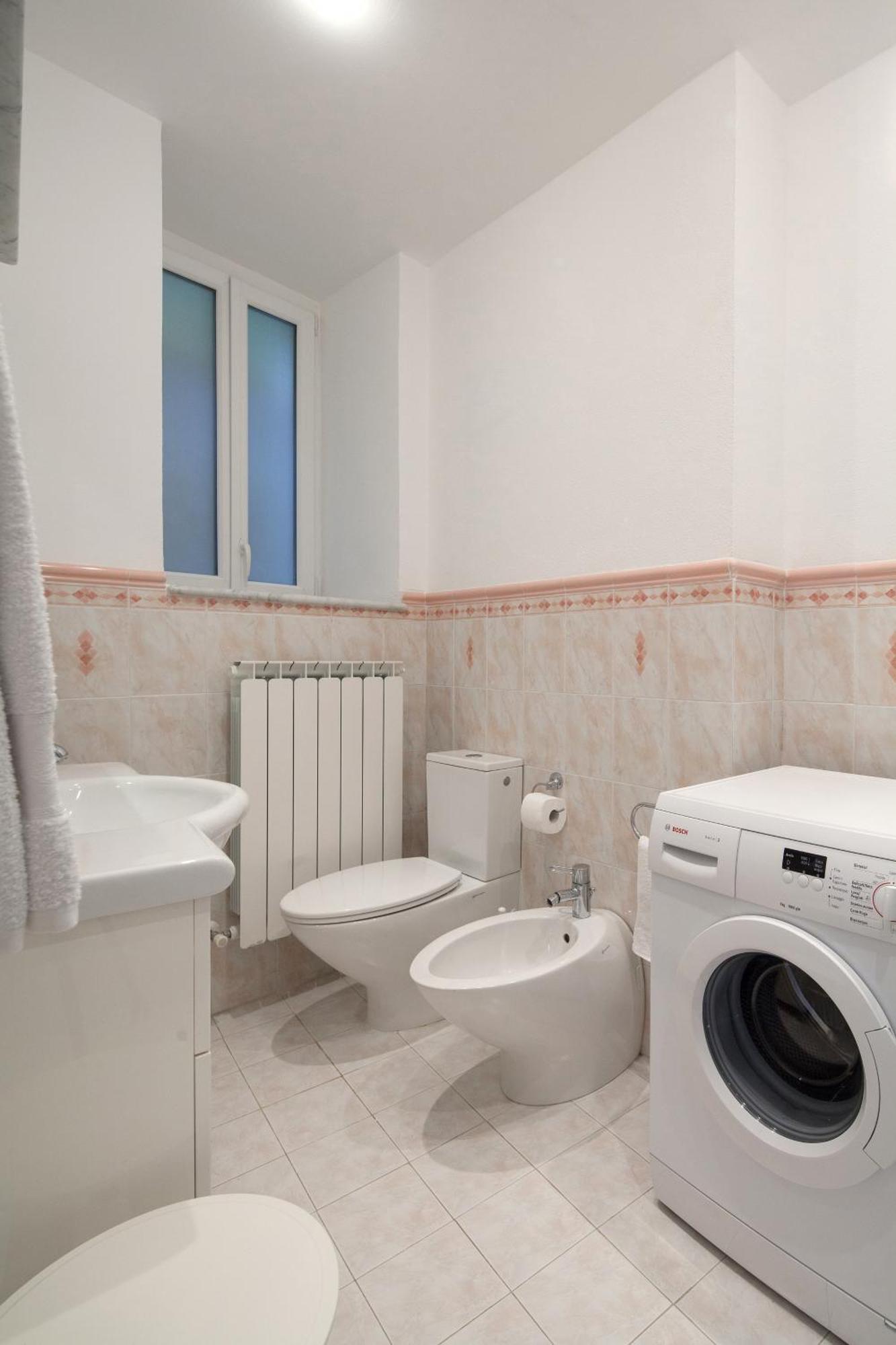 San Giovanni Apt, Seaview Terrace, 2 Aircondo Bdr, Easy From Train Or Private Parking