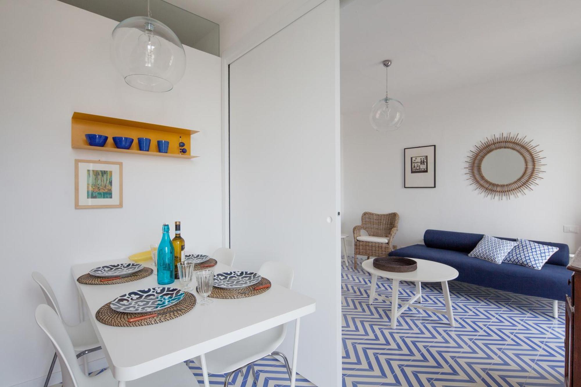 Apartment San Giovanni Apt, Seaview Terrace, 2 Aircondo Bdr, Easy From Train Or Private Parking