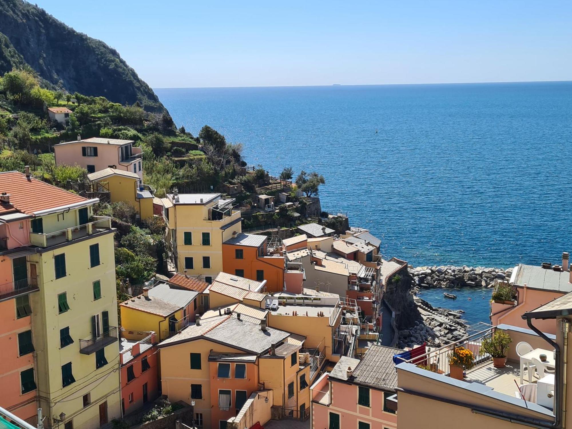 Apartment San Giovanni Apt, Seaview Terrace, 2 Aircondo Bdr, Easy From Train Or Private Parking *