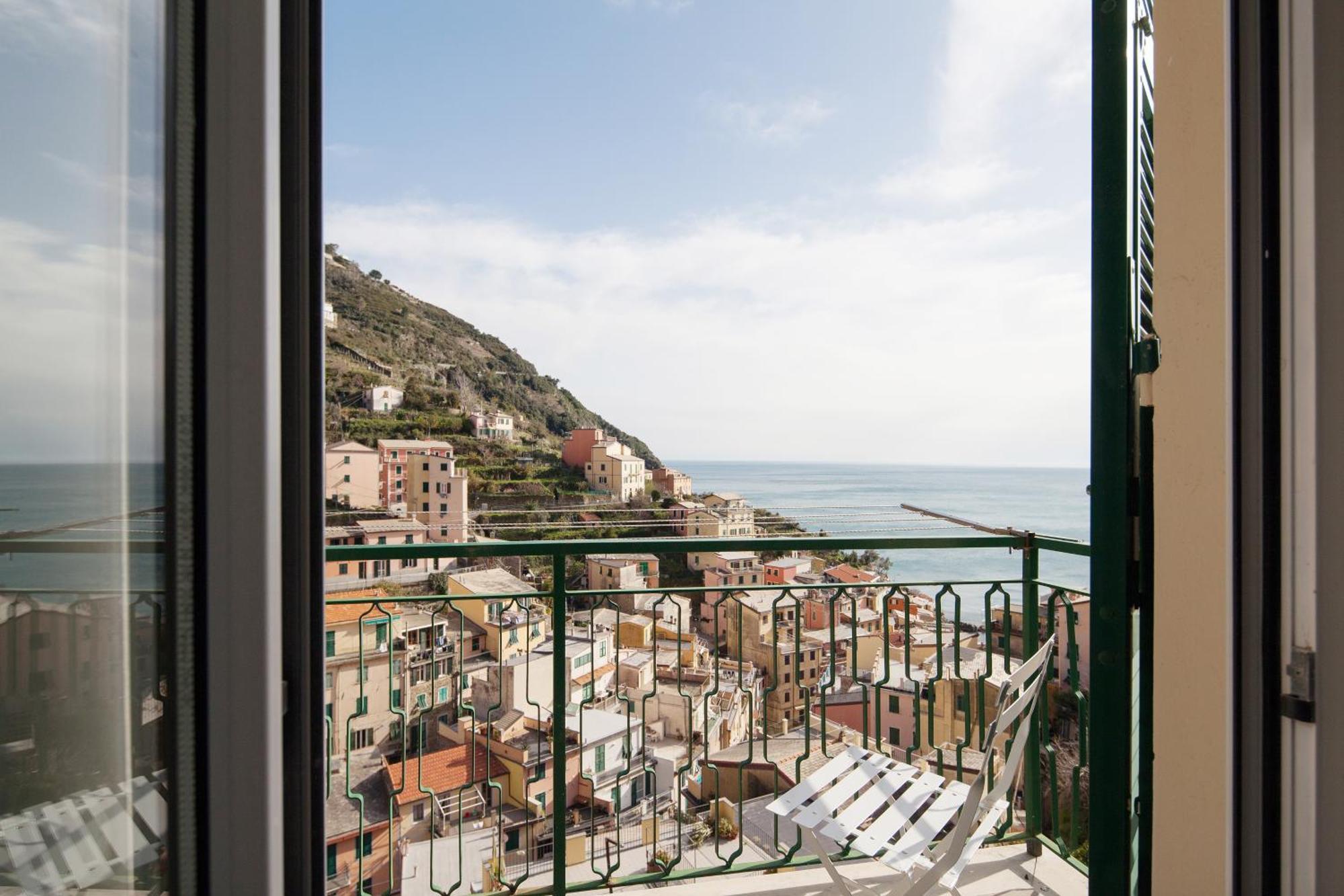 San Giovanni Apt, Seaview Terrace, 2 Aircondo Bdr, Easy From Train Or Private Parking *