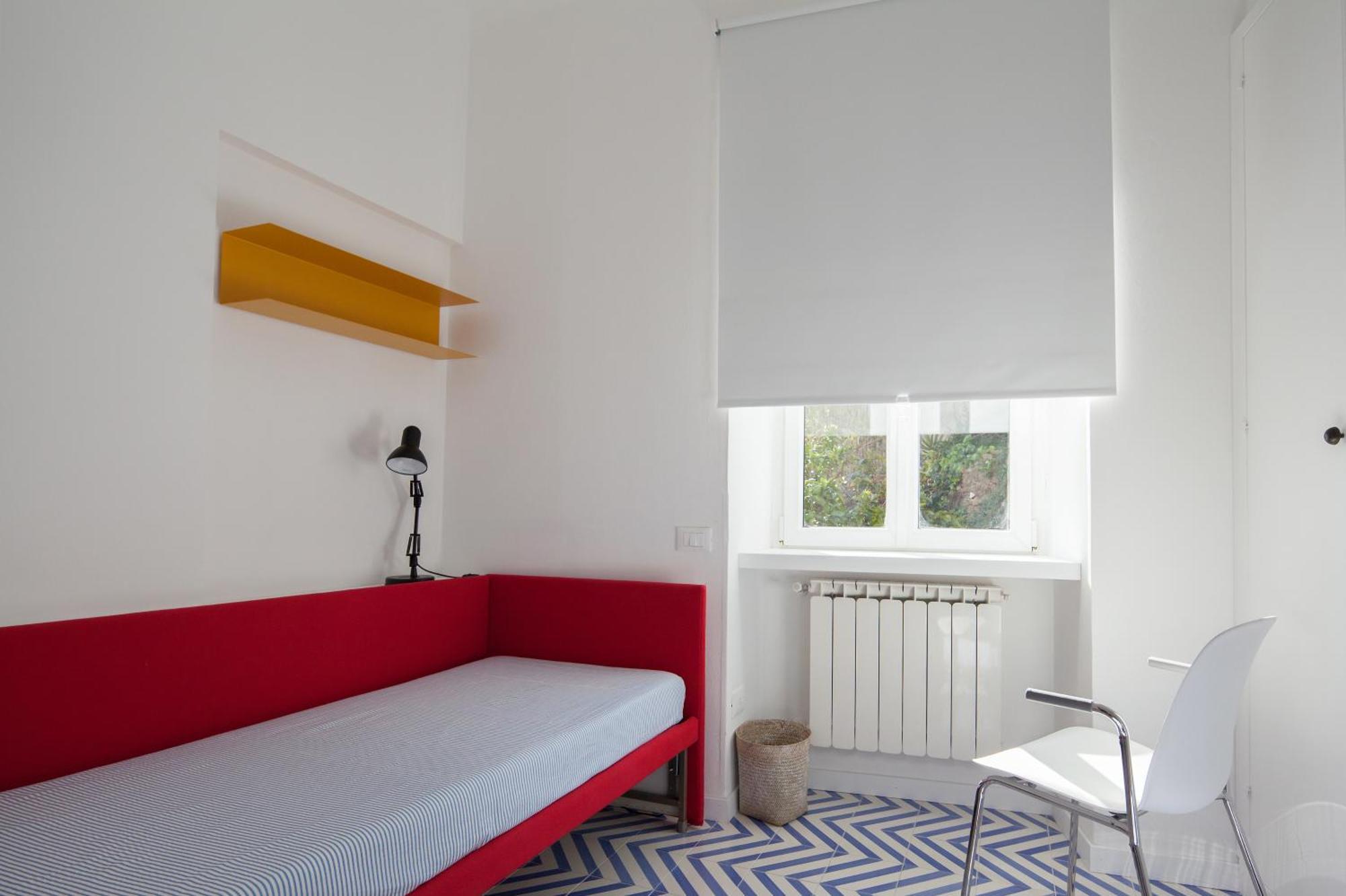 San Giovanni Apt, Seaview Terrace, 2 Aircondo Bdr, Easy From Train Or Private Parking *