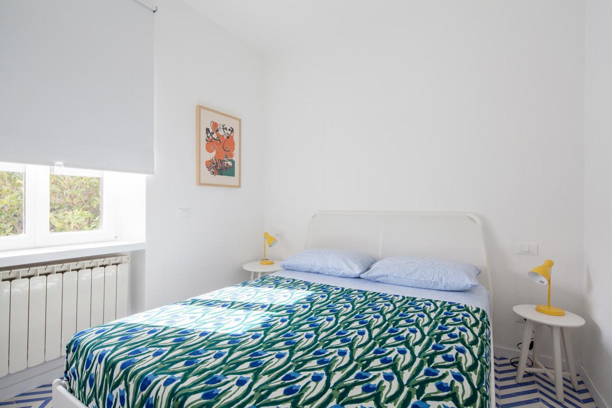 San Giovanni Apt, Seaview Terrace, 2 Aircondo Bdr, Easy From Train Or Private Parking *