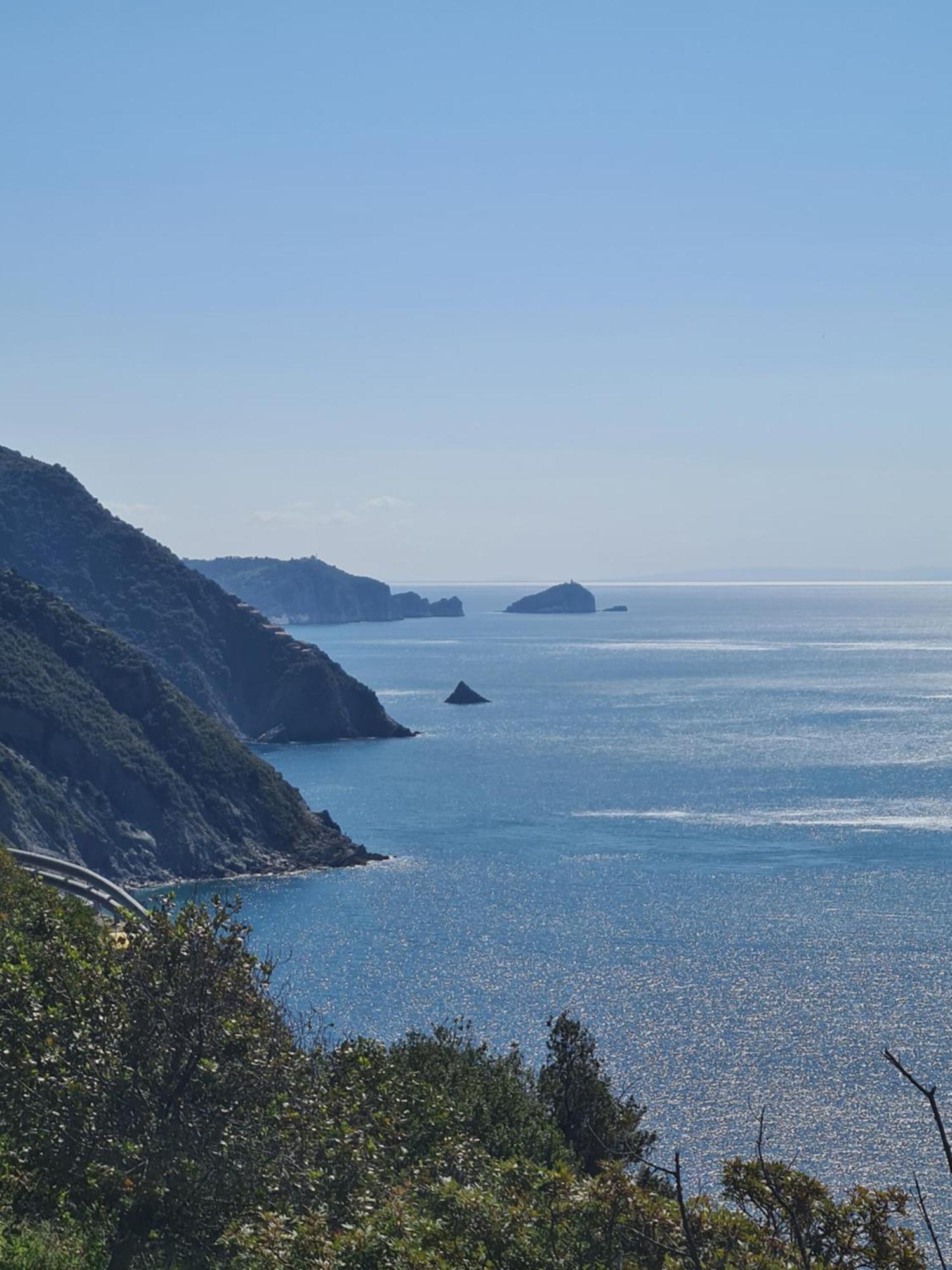 San Giovanni Apt, Seaview Terrace, 2 Aircondo Bdr, Easy From Train Or Private Parking